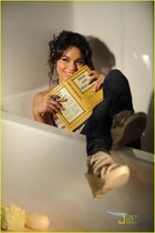 Vanessa Anne Hudgens : vanessa_anne_hudgens_1309626722.jpg