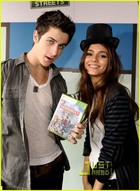 Victoria Justice : TI4U_u1288201253.jpg