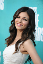 Victoria Justice : victoria-justice-1425502031.jpg