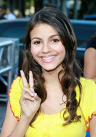 Victoria Justice : victoria_justice_1203115949.jpg