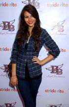 Victoria Justice : victoria_justice_1248053382.jpg