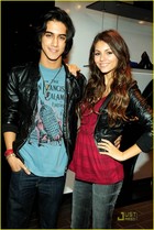 Victoria Justice : victoria_justice_1276369330.jpg