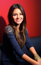 Victoria Justice : victoria_justice_1285867679.jpg