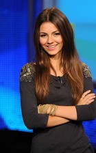 Victoria Justice : victoria_justice_1285867772.jpg