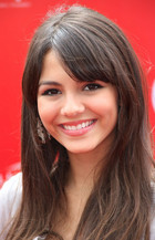 Victoria Justice : victoria_justice_1286417915.jpg