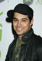 Wilmer Valderrama : normal_xbox8.jpg