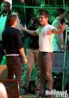 Zac Efron : TI4U1371061644.jpg