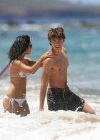 Zac Efron : TI4U1416872269.jpg