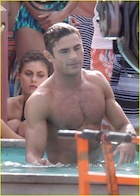 Zac Efron : TI4U1457492234.jpg