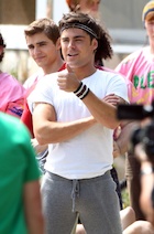 Zac Efron : TI4U1517599367.jpg