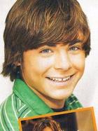 Zac Efron : TI4U_u1140063830.jpg