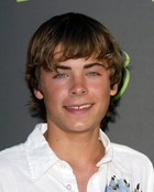 Zac Efron : TI4U_u1142358775.jpg