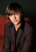 Zac Efron : TI4U_u1143044047.jpg