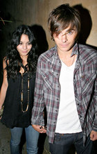 Zac Efron : TI4U_u1202600478.jpg