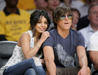 Zac Efron : TI4U_u1241273128.jpg