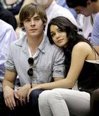 Zac Efron : TI4U_u1262656016.jpg