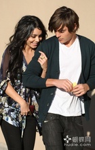 Zac Efron : TI4U_u1280090727.jpg