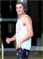 Zac Efron : zac-efron-1312922225.jpg