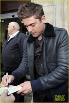 Zac Efron : zac-efron-1322673408.jpg