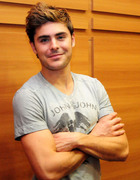 Zac Efron : zac-efron-1341441629.jpg