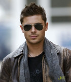 Zac Efron : zac-efron-1360287510.jpg