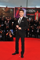 Zac Efron : zac-efron-1363236021.jpg