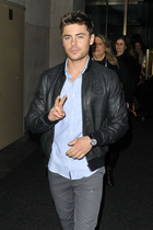 Zac Efron : zac-efron-1363236087.jpg