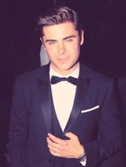 Zac Efron : zac-efron-1376469810.jpg