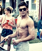 Zac Efron : zac-efron-1378303973.jpg