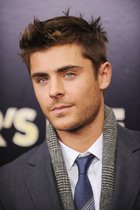 Zac Efron : zac-efron-1378660839.jpg