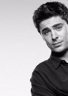 Zac Efron : zac-efron-1385754465.jpg