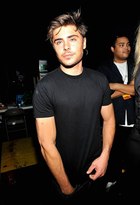 Zac Efron : zac-efron-1389744989.jpg