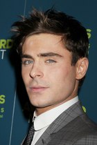 Zac Efron : zac-efron-1390599368.jpg