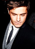 Zac Efron : zac-efron-1390599374.jpg