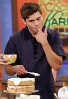 Zac Efron : zac-efron-1390754491.jpg