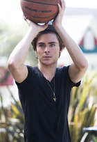 Zac Efron : zac-efron-1403101421.jpg