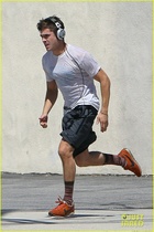 Zac Efron : zac-efron-1408464528.jpg