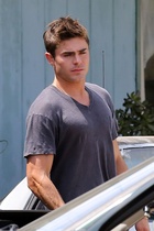 Zac Efron : zac-efron-1408635530.jpg