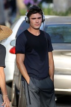 Zac Efron : zac-efron-1408635539.jpg