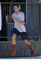 Zac Efron : zac-efron-1408721294.jpg