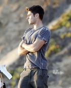 Zac Efron : zac-efron-1410399544.jpg