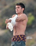 Zac Efron : zac-efron-1410527240.jpg