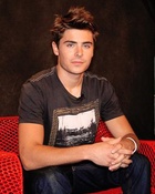 Zac Efron : zac-efron-1412454725.jpg