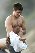 Zac Efron : zac-efron-1419960377.jpg