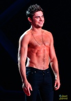 Zac Efron : zac-efron-1440178655.jpg