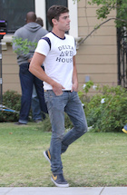 Zac Efron : zac-efron-1451362970.jpg