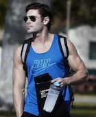 Zac Efron : zac-efron-1454036401.jpg