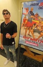 Zac Efron : zac-efron-1495073881.jpg