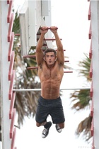 Zac Efron : zac-efron-1570622895.jpg