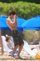 Zac Efron : zac_efron_1183393727.jpg